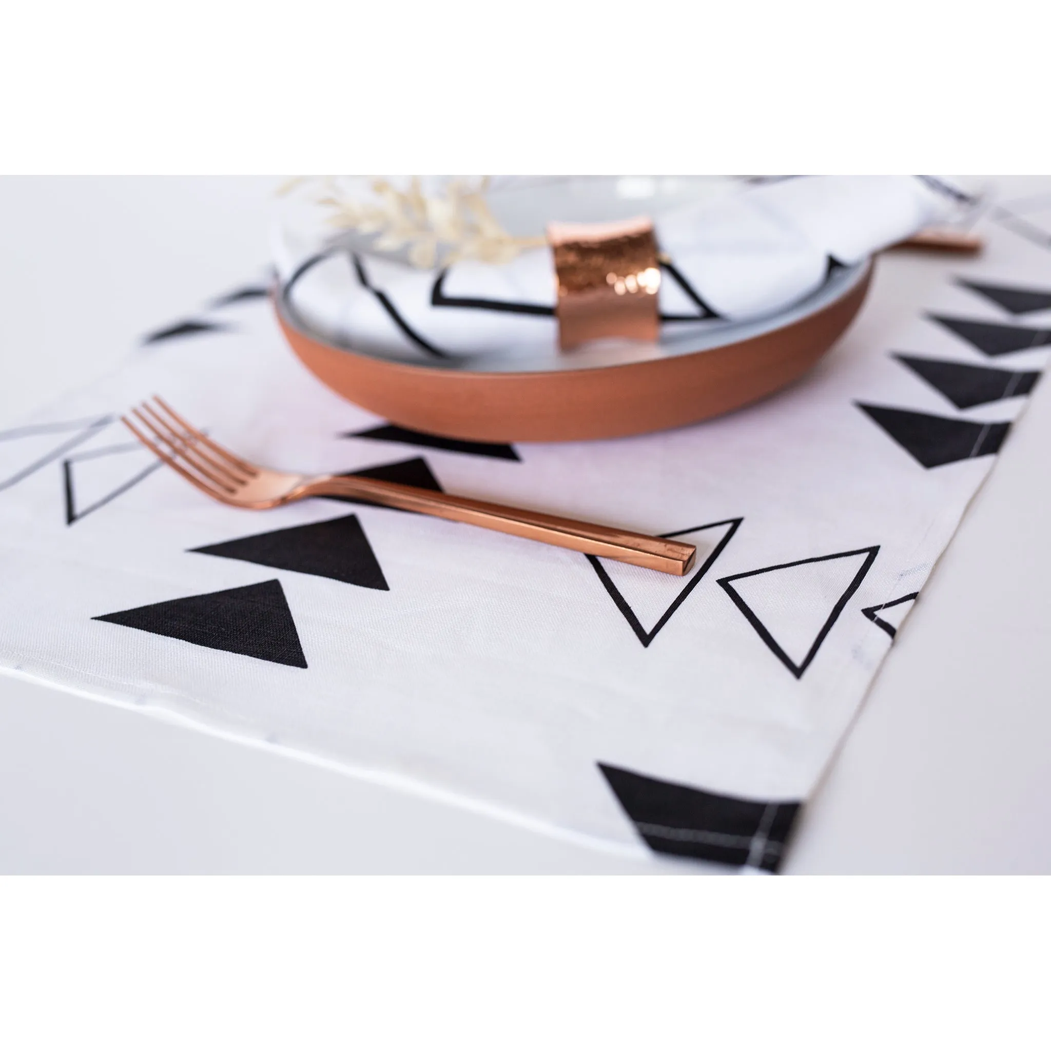 Asiniikaa Placemats - White Linen