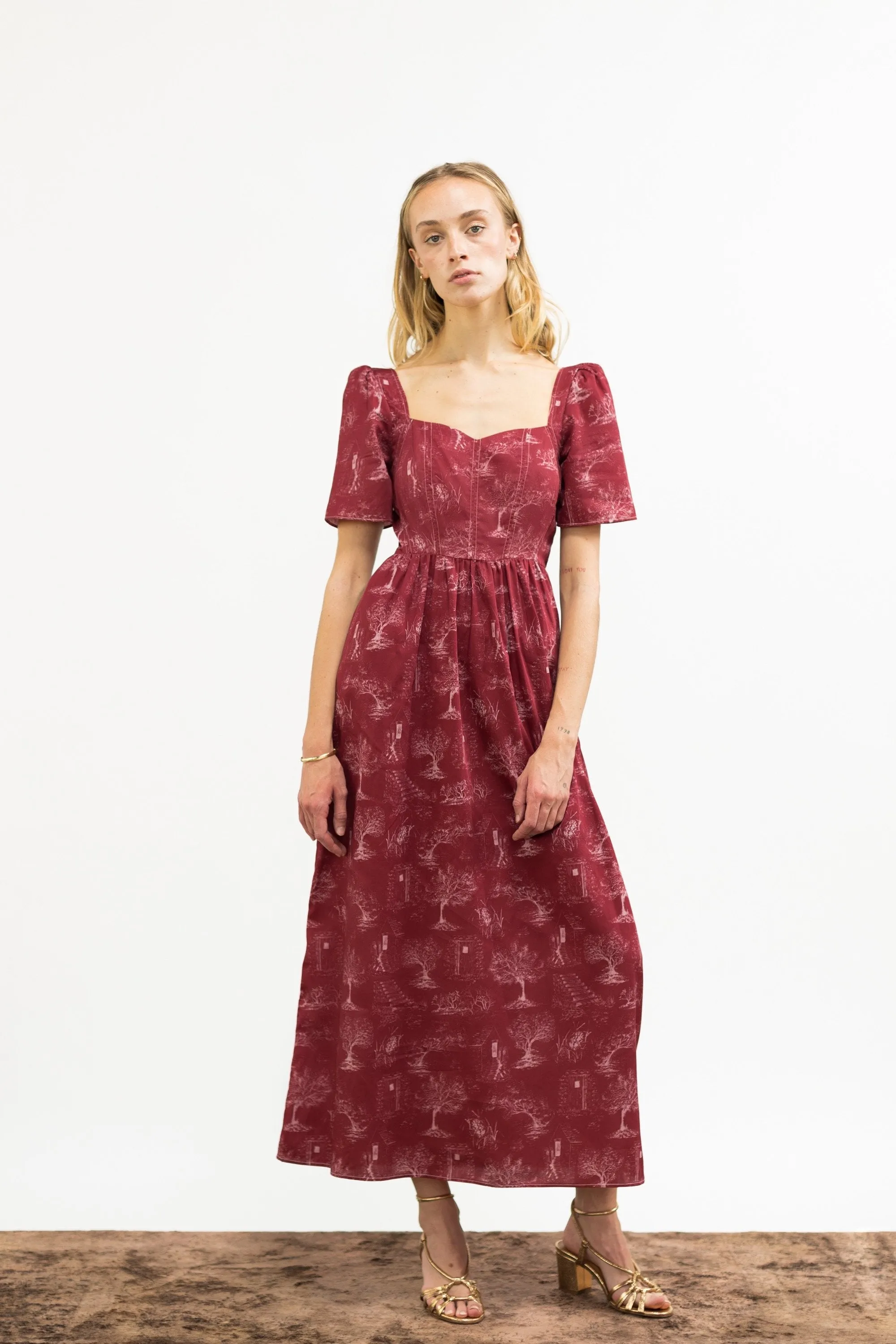 Beatrice Maxi Dress With Sweetheart Neckline / Ruby Red   Alabaster Cotton Toile